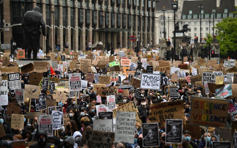 W UK kolejne demonstracje Black Lives Matter. W Bristolu obalono pomnik 