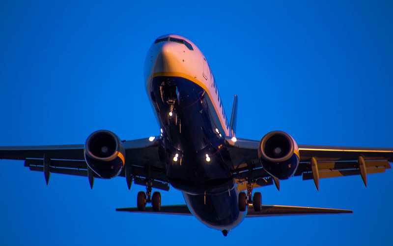 Ryanair nie odwoła lotów do i z Wielkiej Brytanii mimo kwarantanny