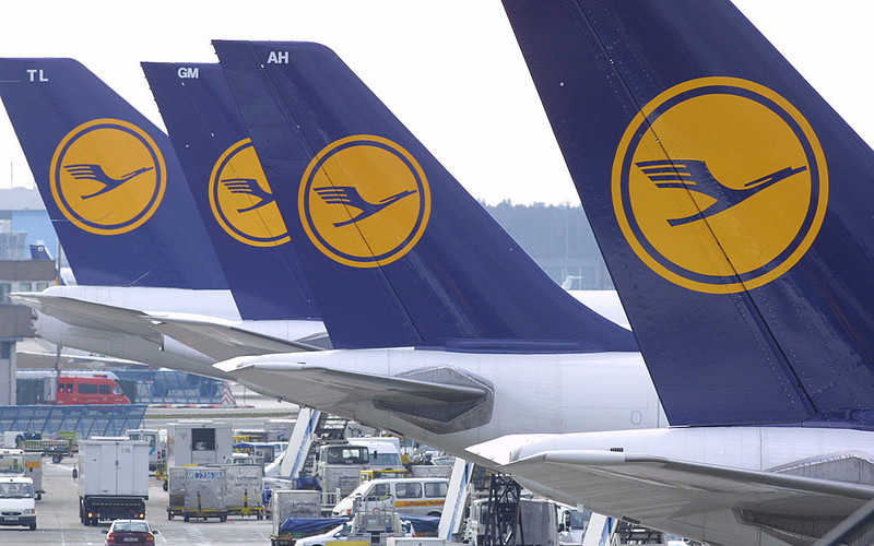 German airline Lufthansa plans to cut 22000 jobs