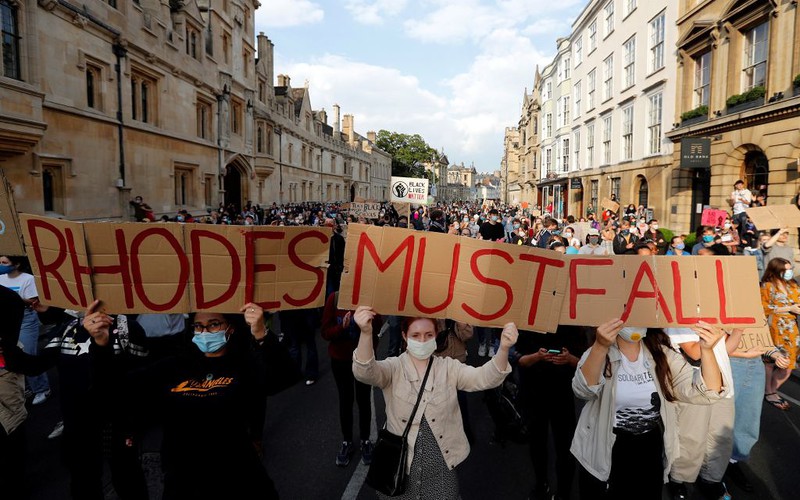 Oxford University zabrał głos w sprawie "oczyszczania" kraju z rasizmu