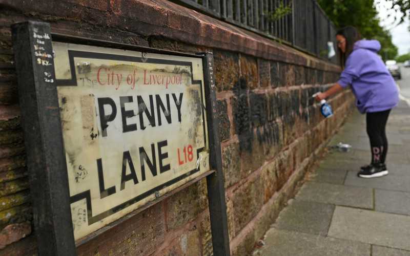 Liverpool: Zniszczono tablice z nazwą ulicy rozsławionej przez Beatlesów