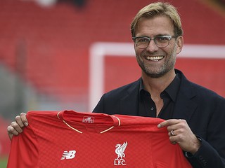 ürgen Klopp takes over as Liverpool manager: 'I am the Normal One' 