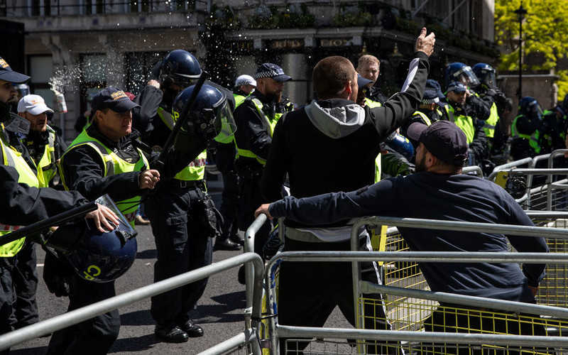 Over 100 arrested after riots in London
