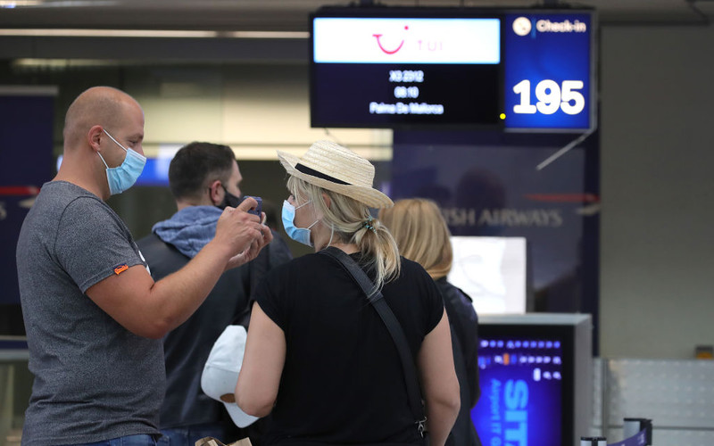 Coronavirus: German tourists arrive on first flight to Spain for 'safe corridor' trial