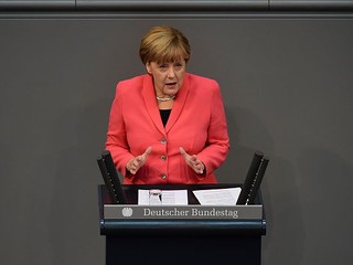 Merkel: Uchodźcy muszą respektować prawo