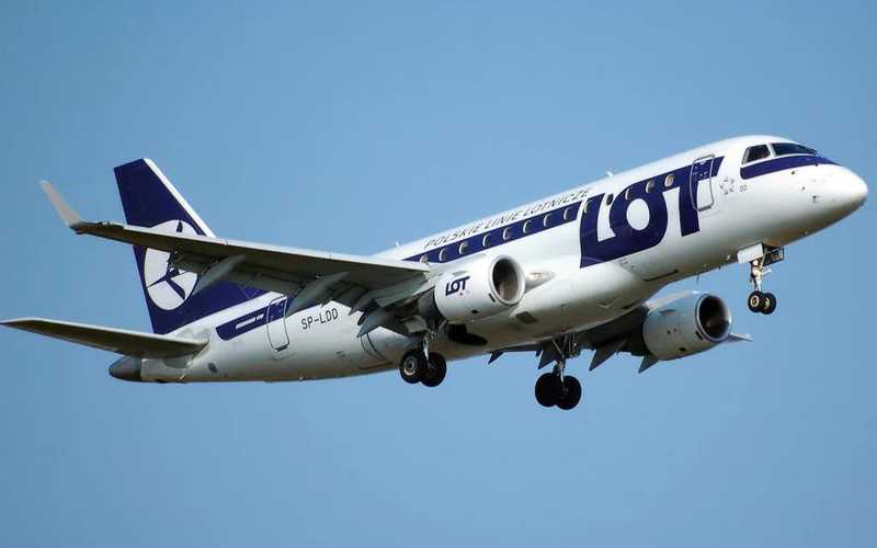 LOT cancels a charter flight from the UK to Poland