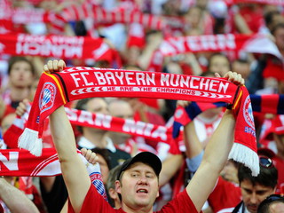 Kibice Bayernu protestują przeciw wysokim cenom biletów w Londynie