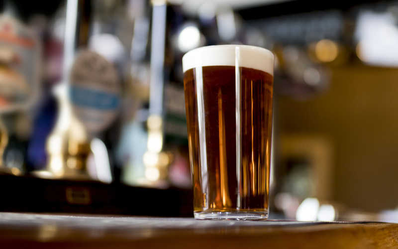 Anglia: Piwo w pubie tylko po podaniu nazwiska i danych kontaktowych