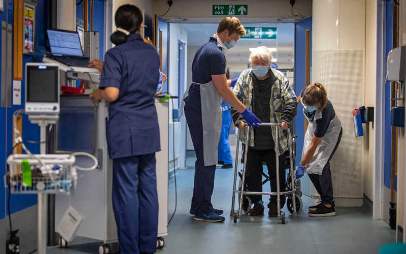 BBC: Osoby, które przebywały w szpitalach przez koronawirusa, mają objawy PTSD