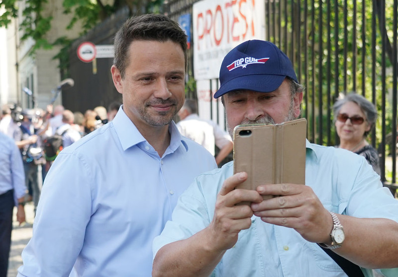 Węgry, Hiszpania, Francja, Włochy: Trzaskowski liderem Polaków zagranicą
