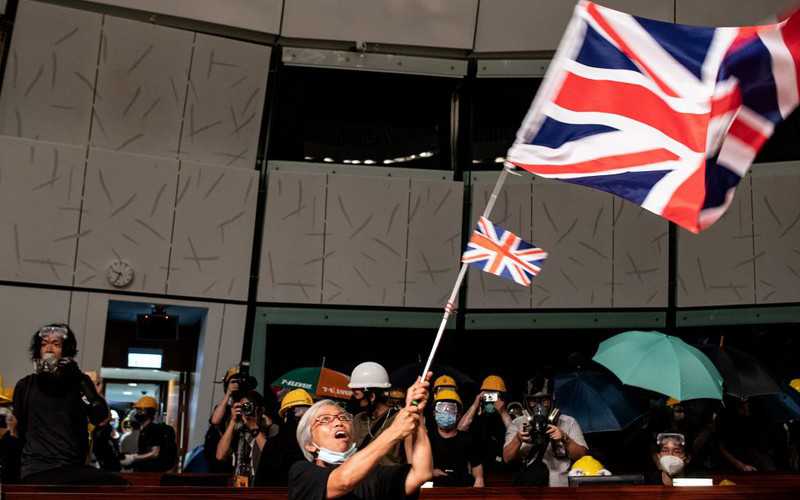 Boris Johnson says UK will open path to citizenship for 3m Hong Kong citizens