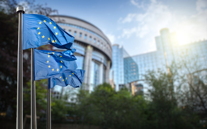 Komisja Europejska pozywa Polskę ws. uznawania kwalifikacji zawodowych