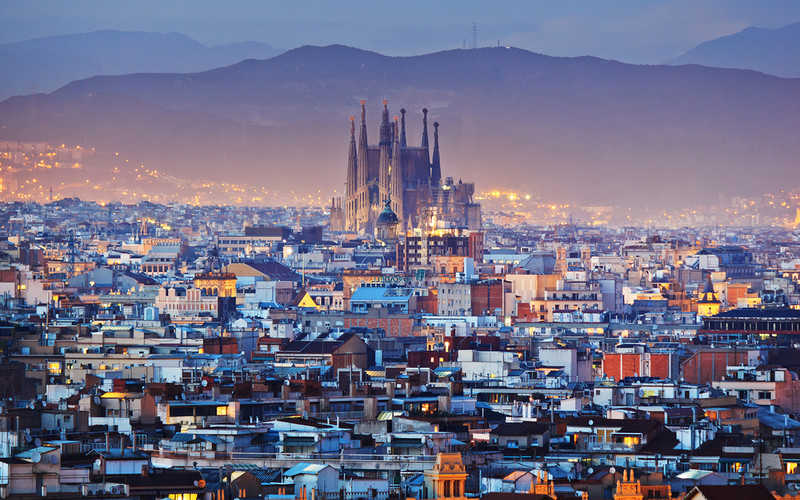 Koronawirus: Katalonia chce zadbać o zagranicznych turystów