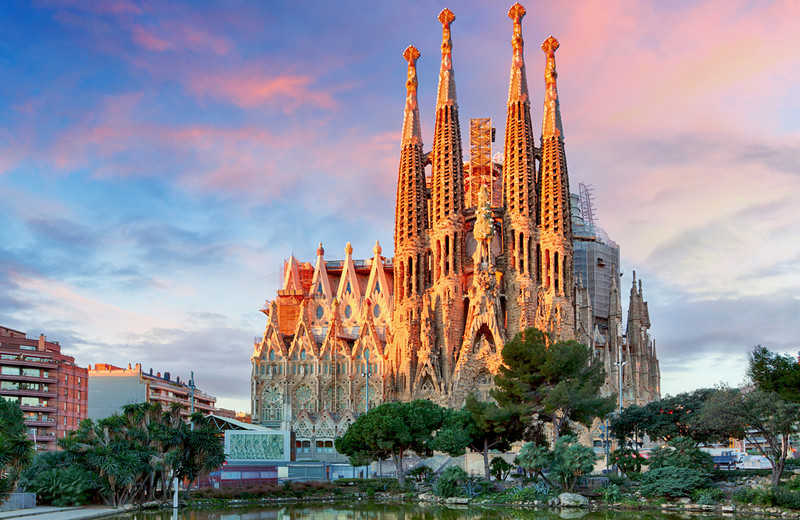 Barcelona: Sagrada Familia otwarta dla służb walczących z Covid-19