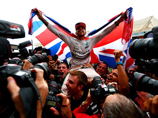 Lewis Hamilton wins third F1 world title with victory at US Grand Prix