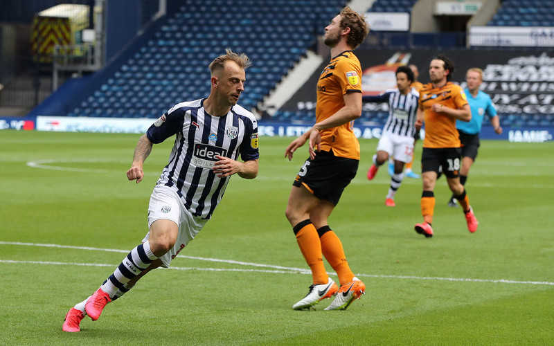 Grosicki's first goal for West Bromwich in the back room of the English Premier League