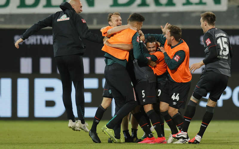 Werder Bremen avoid Bundesliga relegation 