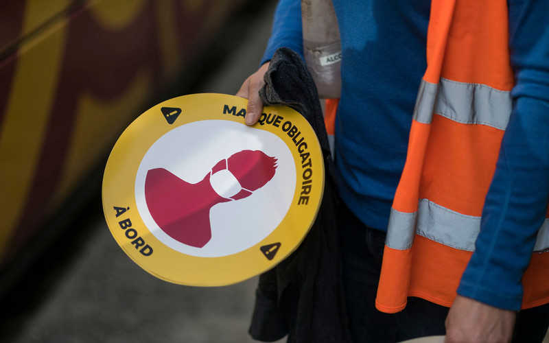 Francja: Kierowca autobusu śmiertelnie pobity, bo zwrócił uwagę na brak maseczki