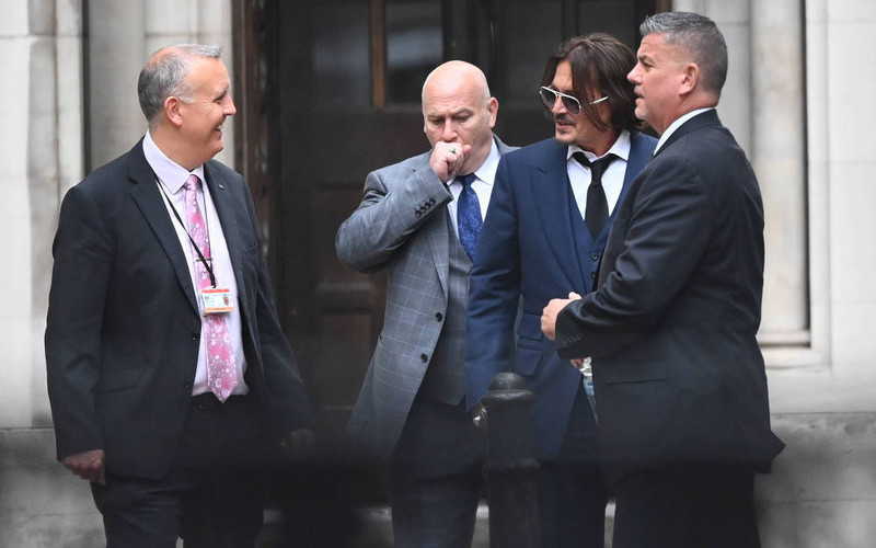 Kontrowersje podczas londyńskiego procesu Johnny'ego Deppa