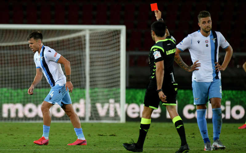 Piłkarz Lazio ugryzł rywala. Za karę nie zagra w 4 meczach