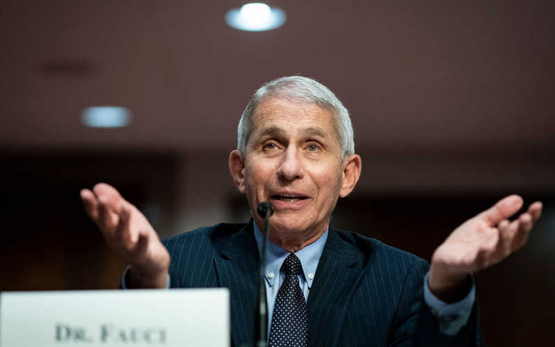 Fauci: "The virus is still strong, we will have to live with it until the vaccine"