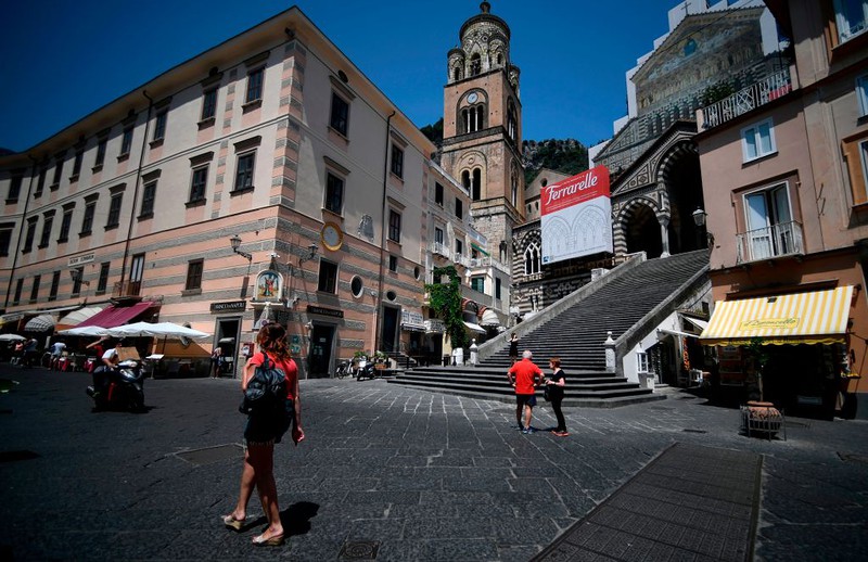 Raport: Włosi są przestraszeni, niepewni przyszłości i oszczędzają