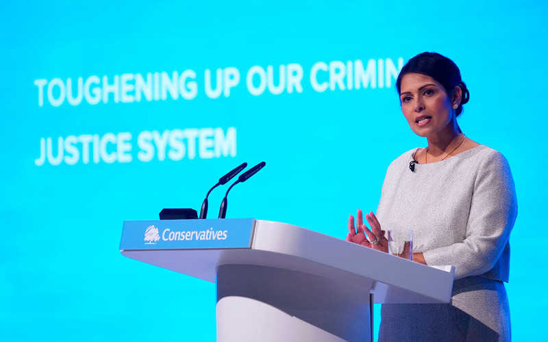 Foreign criminals to be banned from entering UK