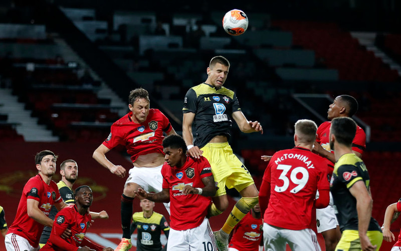 Southampton Bednarka zatrzymał Manchester United