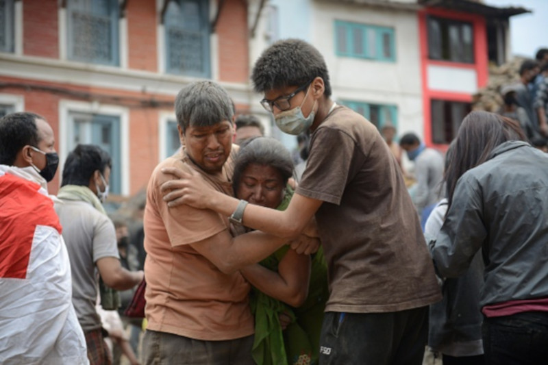  Już ponad 2 000 ofiar śmiertelnych trzęsienia ziemi w Nepalu 
