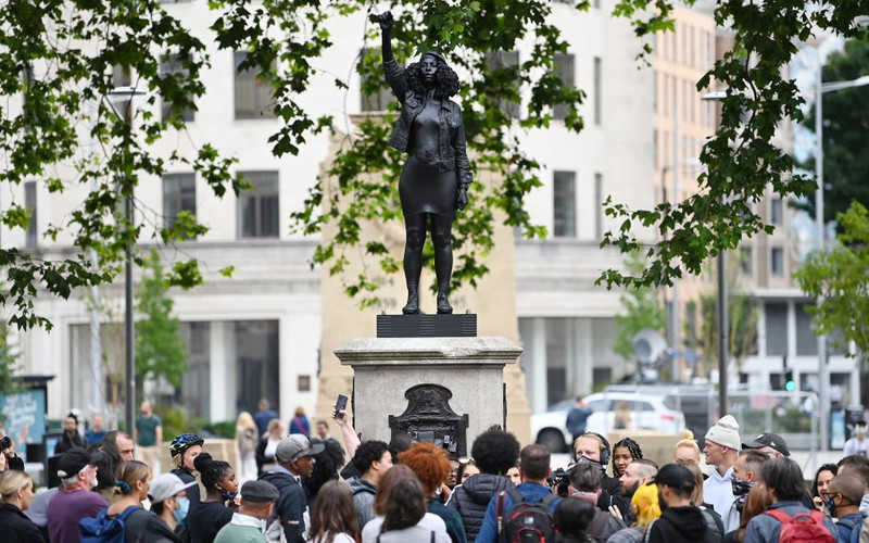 Bristol: Posąg demonstrantki z BLM usunięty