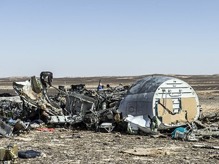 Rosyjski samolot "rozpadł się w powietrzu"