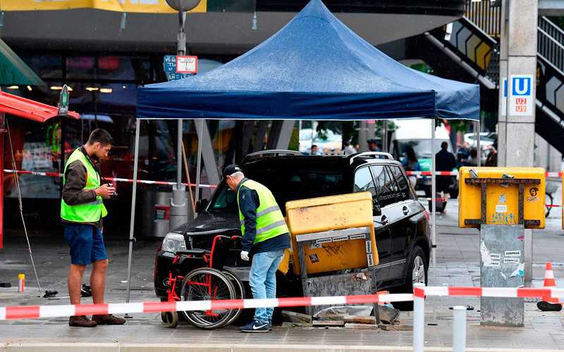 Berlin: Samochód wjechał w ludzi. 7 osób rannych