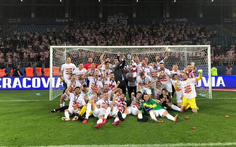 Football: Cracovia lifts Polish Cup trophy