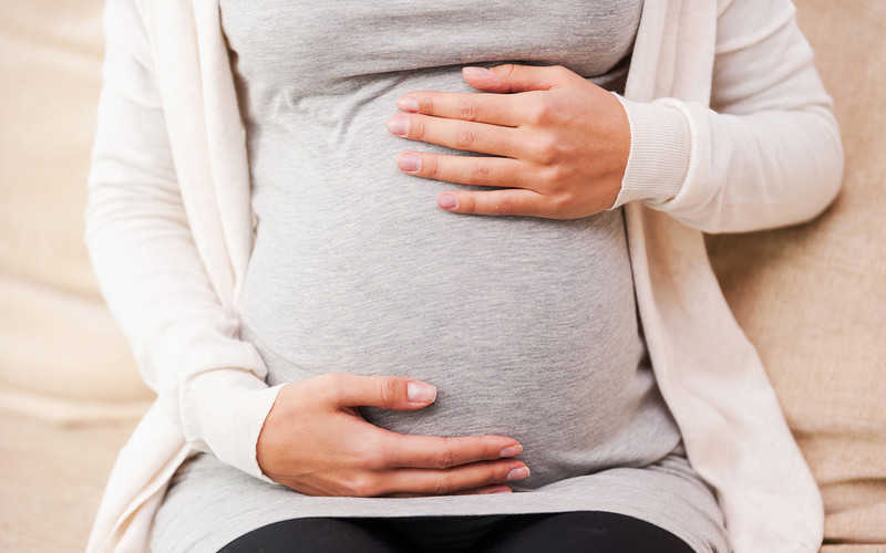 Badanie: Kobiety w ciąży zwykle przechodzą Covid-19 bezobjawowo