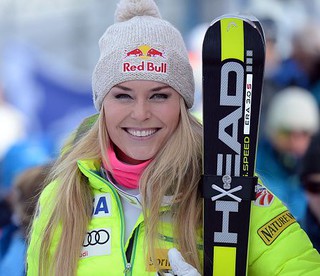 Lindsey Vonn needs thumb stitches after breaking up fight between dogs