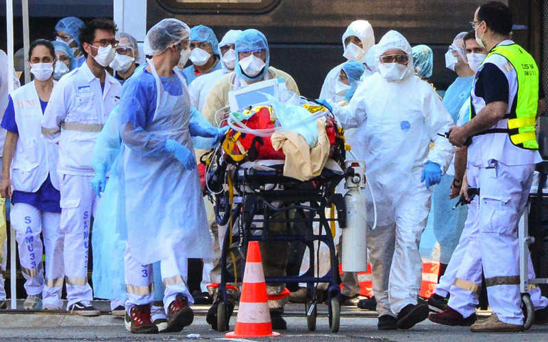 Francja: Szpitale szykują się na drugą falę Covid-19 i gromadzą zapasy 