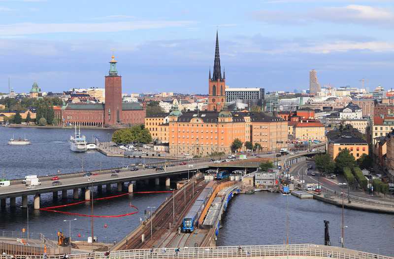 Szwecja: Władze zalecają pracę zdalną także jesienią, choć maleje liczba zakażeń