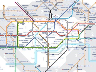 Londyn: Między którymi stacjami metra szybciej przejść pieszo?