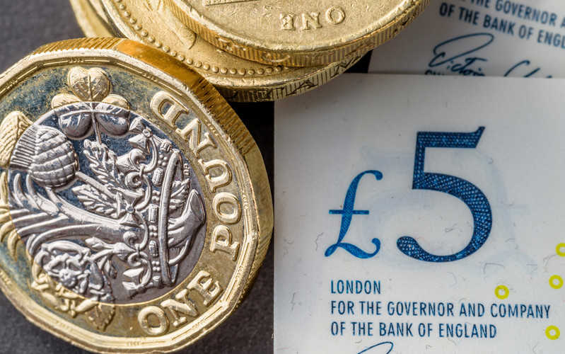 Bank Anglii prognozuje płytszą recesję, ale dłuższe wychodzenie z niej