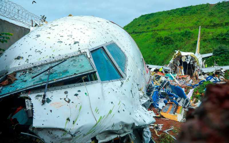 Indie: Samolot pasażerski rozbił się podczas lądowania, 17 ofiar śmiertelnych