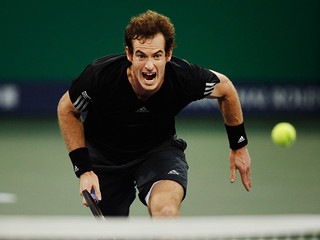  Federer beaten by Murray in London