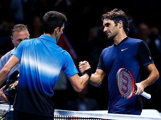 Federer beats Djokovic in London
