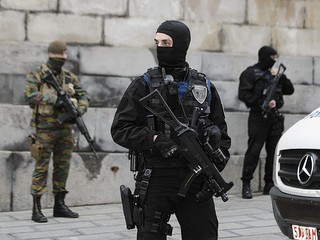 Bruksela: Wstrzymano ruch metra. Najwyższy stopień zagrożenia terrorystycznego