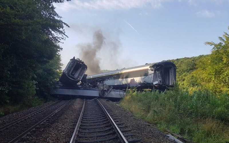 Media: Trzy osoby zginęły w wypadku kolejowym w Szkocji