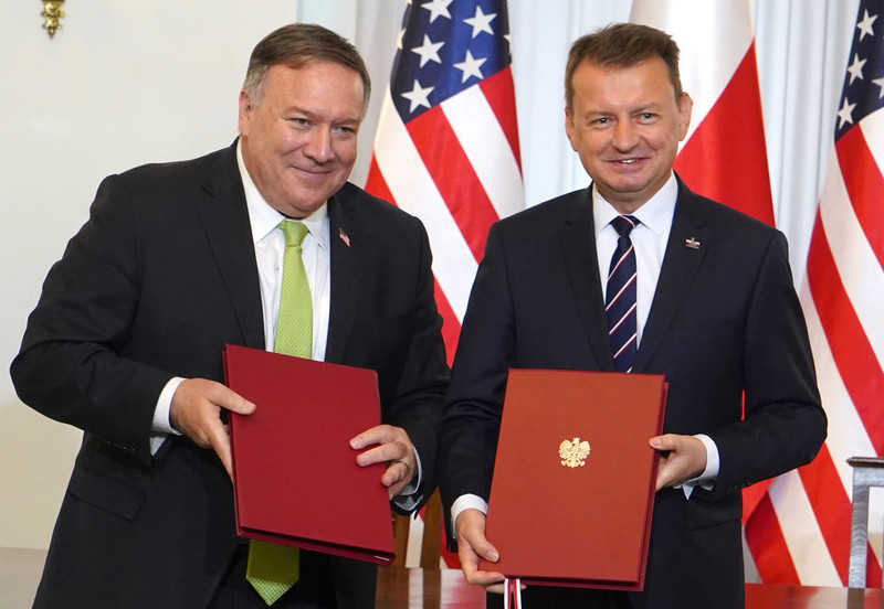 Pompeo signs defense pact in Poland