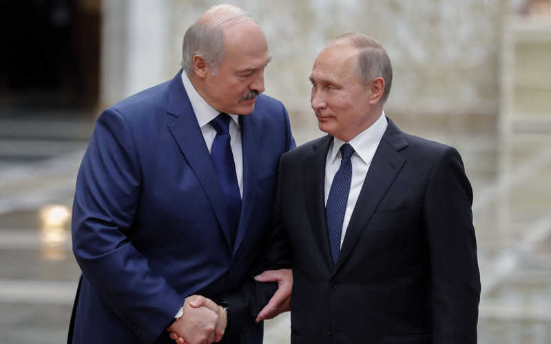 Putin potwierdza gotowość pomocy Białorusi
