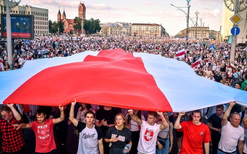 Historyczny marsz w Mińsku. "Odejdź!"