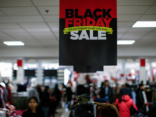  Black Friday: UK shoppers stay calm, but websites buckle under pressure 