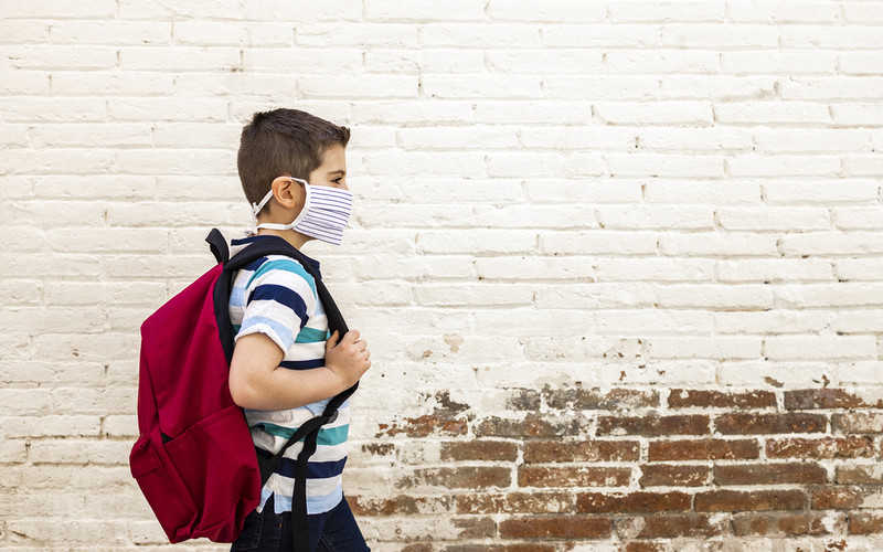 WHO: Dzieci od 12. roku życia powinny nosić maski. "Jak dorośli"