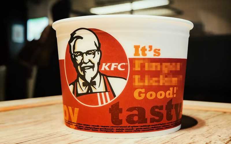 KFC rezygnuje ze słynnego sloganu. Winny koronawirus